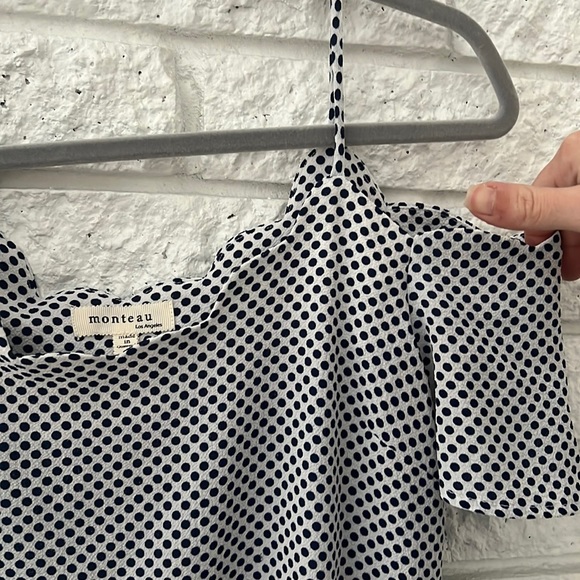 Monteau scalloped off the shoulder top - Picture 1 of 6